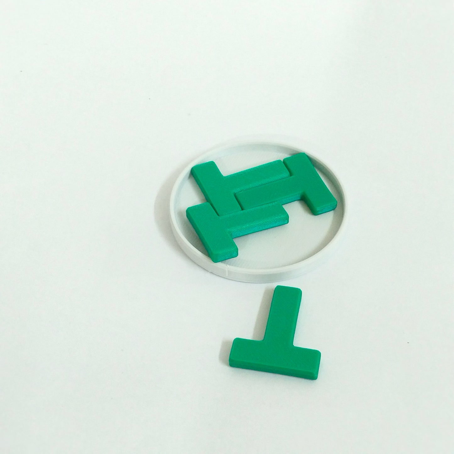 Four-T Circle Packing Puzzle – Curved-Edge Spatial Brain Teaser